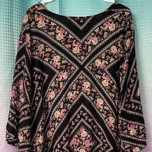 Torrid 1/2 black floral kimono cover up